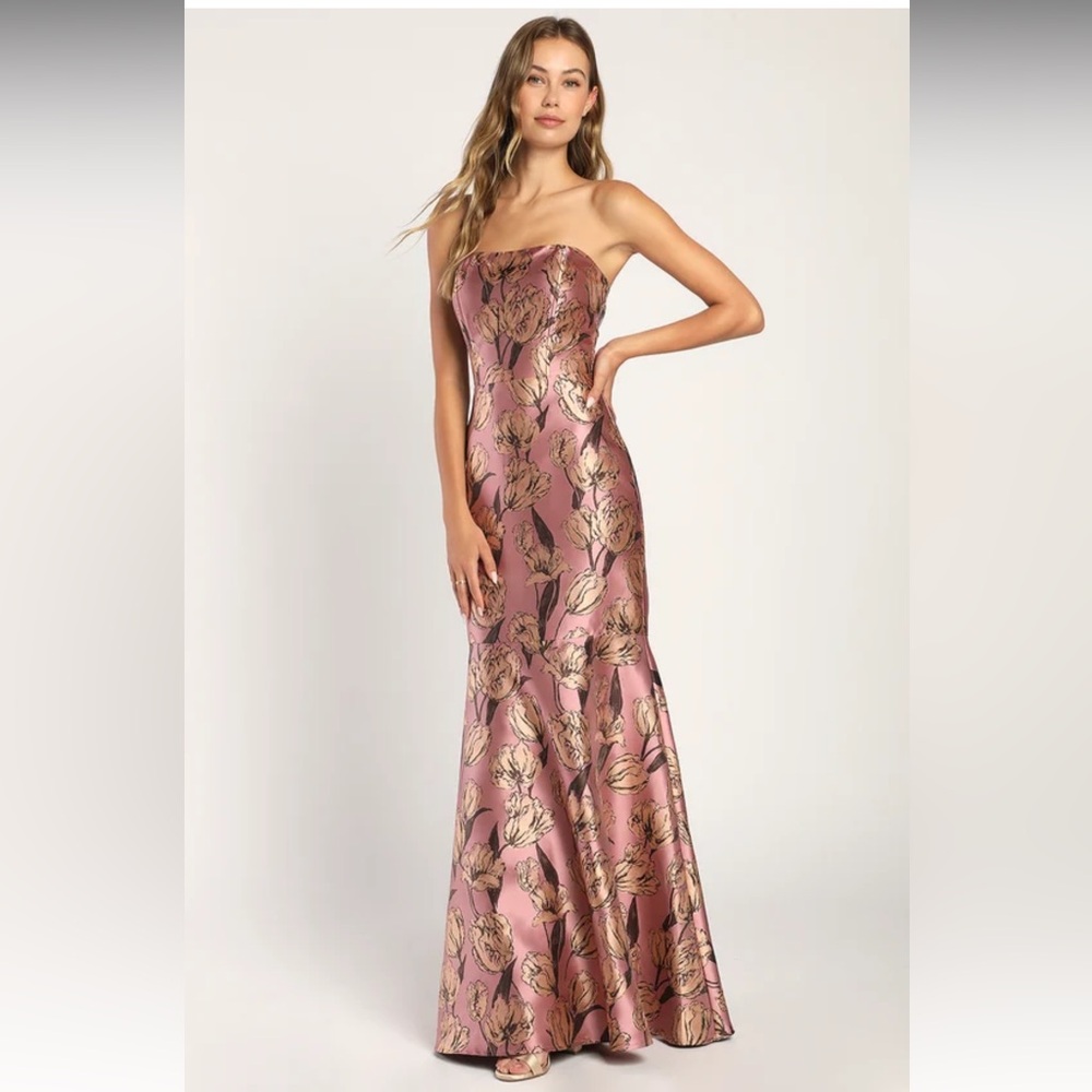 Lulu's Strapless Gowning Around Mauve Floral Jacquard Maxi Dress